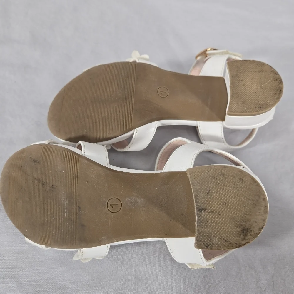 Laurmosa Girls' Open-Toe Floral Sandals with Ankle Strap Size 1 White Faux Pearl